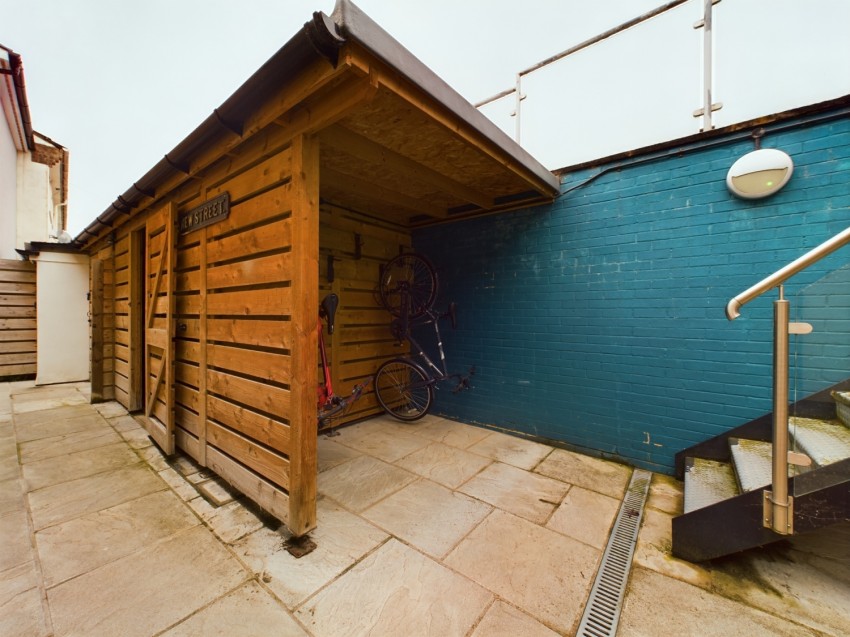 Images for Compasses House, Park Street, Cheltenham, GL50