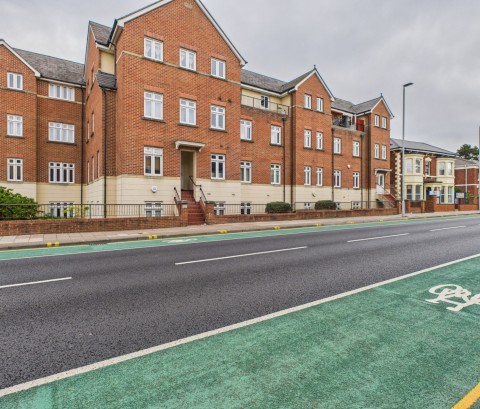 View Full Details for The Strand, London Road, Gloucester, GL1