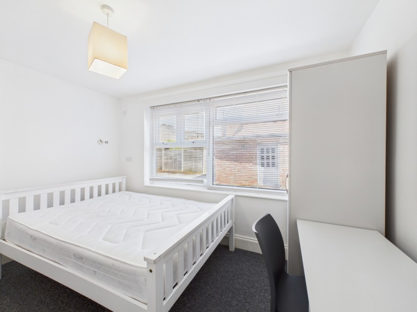 Images for Room 9 68 Tewkesbury Road, Longford, Gloucester
