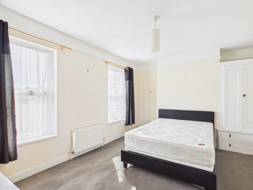 Images for Room 1, 23 Marle Hill Road, Cheltenham