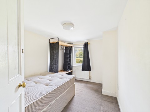 View Full Details for Room 3, 23 Marle Hill Road, Cheltenham